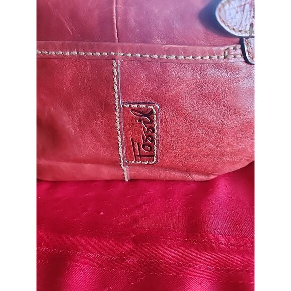 Fossil Red Leather Purse Cognac Fabric Lining Key Fob 8-9 Inch Drop 3 Pockets - Picture 10 of 16